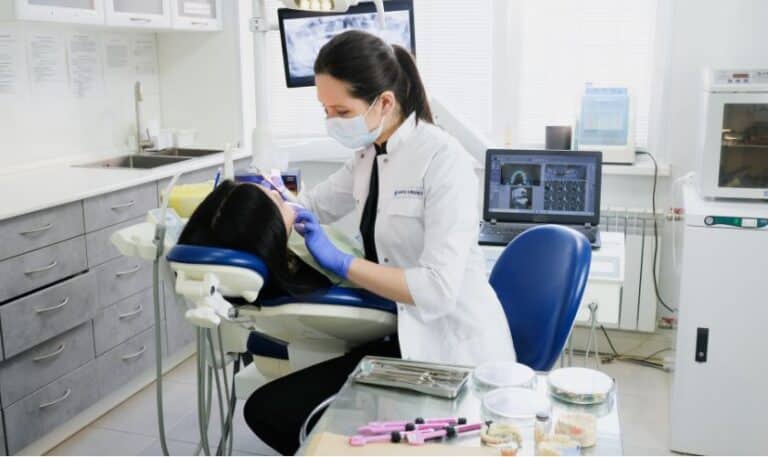 cosmetic dentist