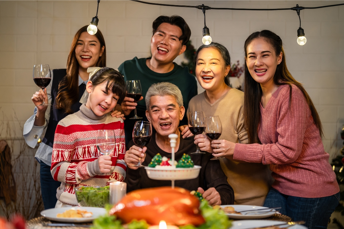 How to Protect Your White Smile During Christmas Feasts